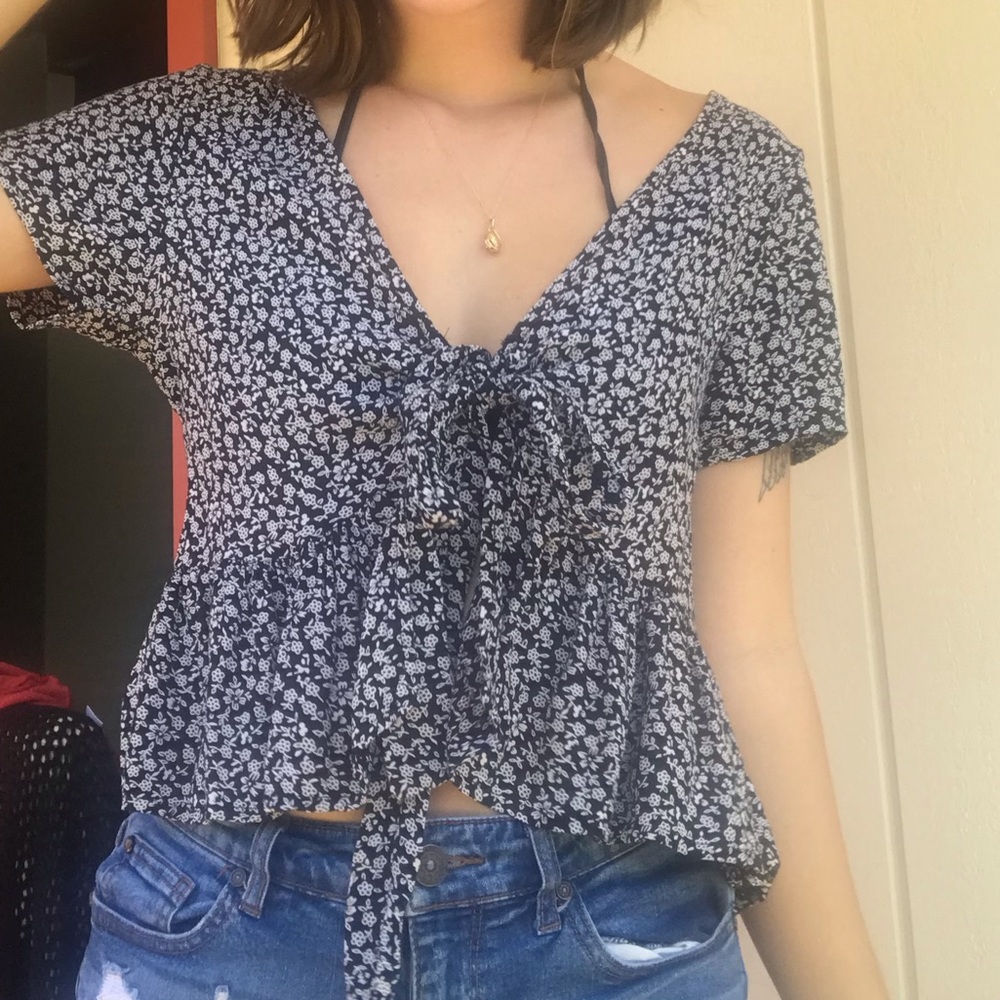 Brandy Melville tie top